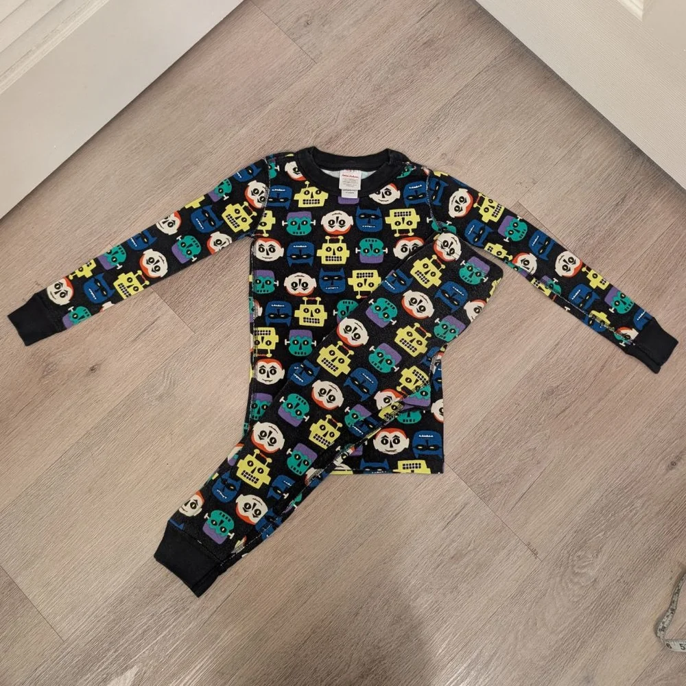 Boys Hanna Andersson Pajama Set Size 4/5 Black Multi-color Robot Print